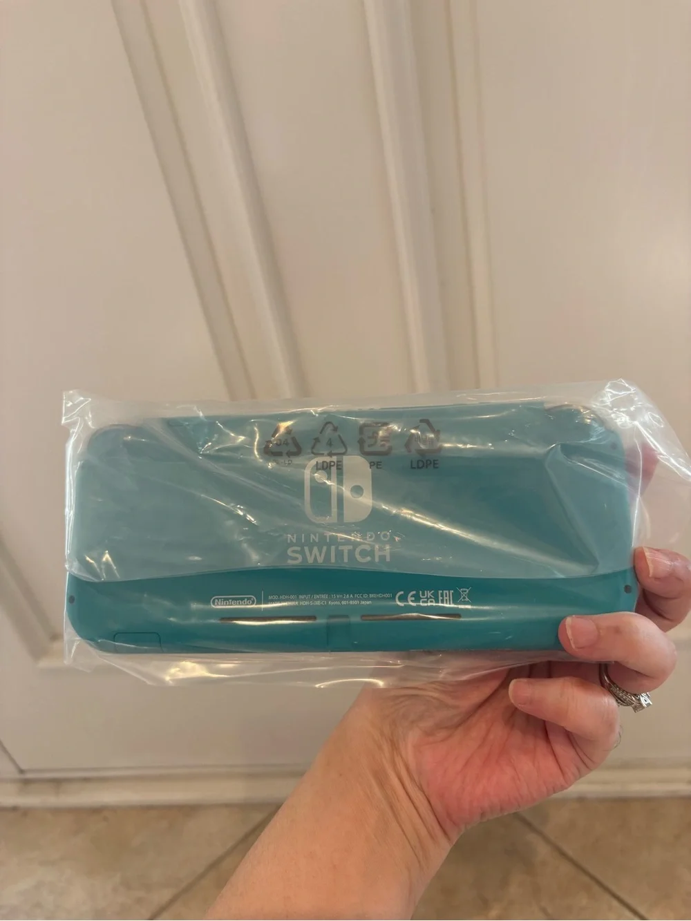 Open Box Nintendo Switch Lite - Turquoise.